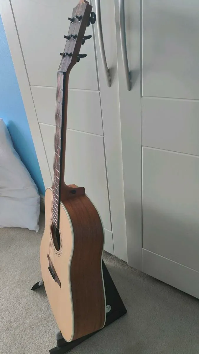 CLASSIC GUITAR - Image 2