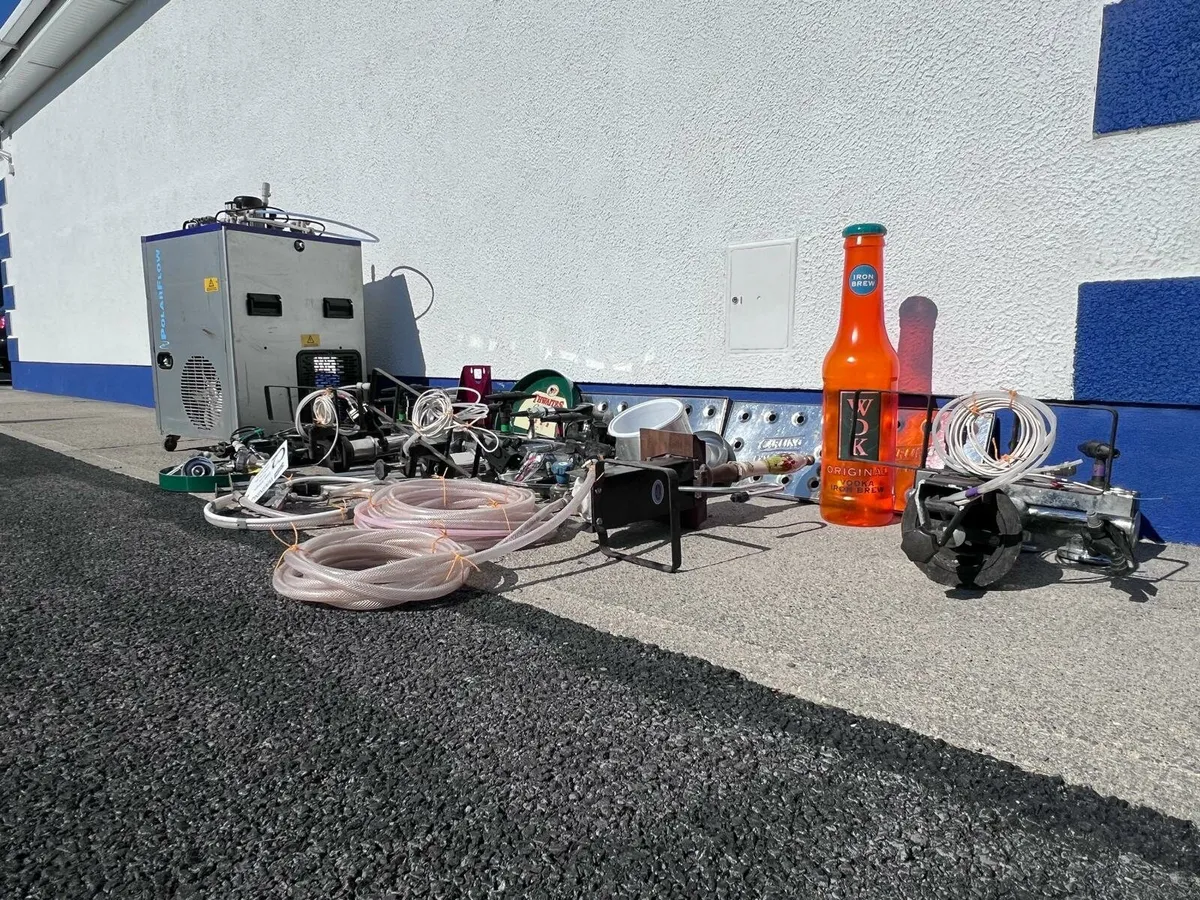 Bar equipment - Image 1