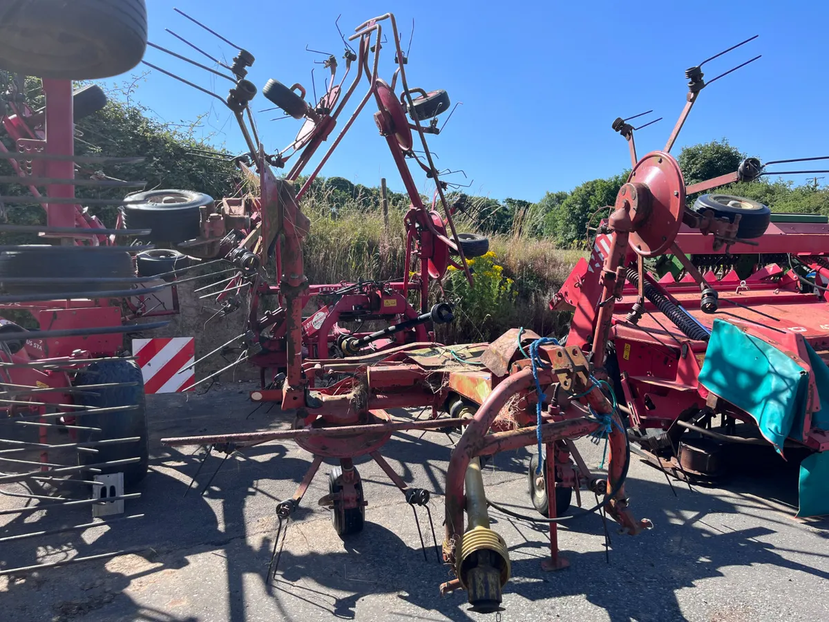 Kuhn  4 Rotor Tedder - Image 2