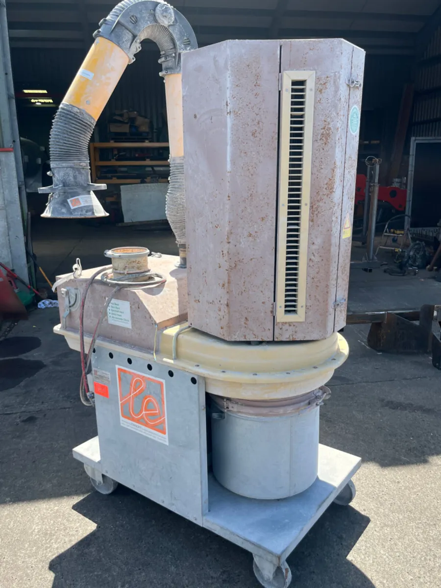 Dust extracter - Image 1