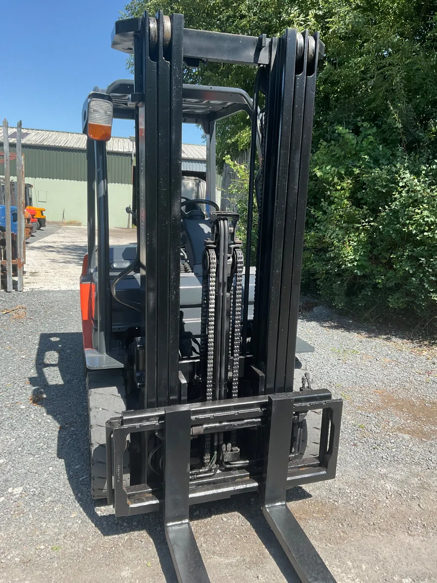 FORKLIFT - Image 2