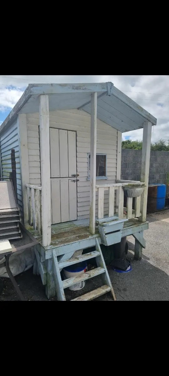 Children's playhouse - Image 1