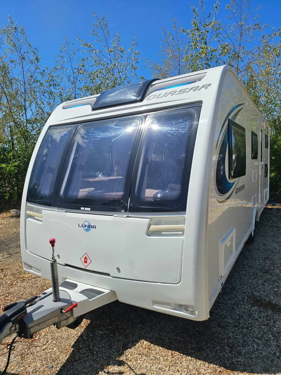 Lunar Quasar 6 Berth Caravan - Image 4