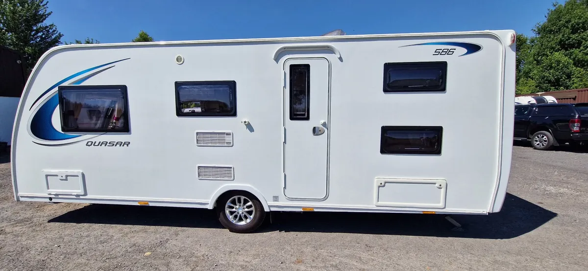 Lunar Quasar 6 Berth Caravan - Image 1