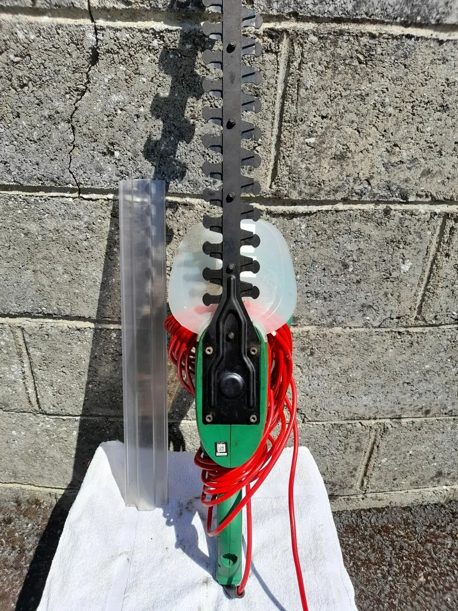Selling Electric Hedge Trimmer - Image 1