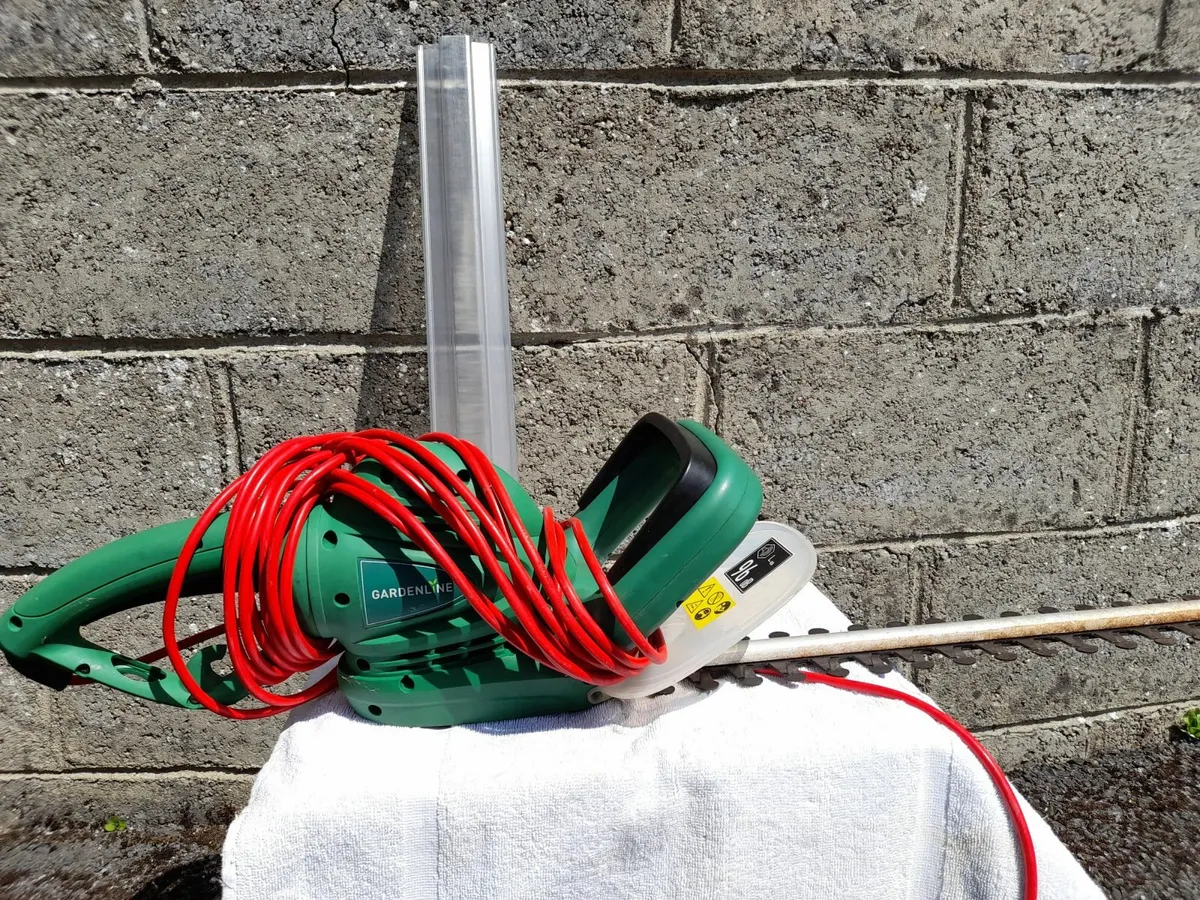 Selling Electric Hedge Trimmer - Image 3