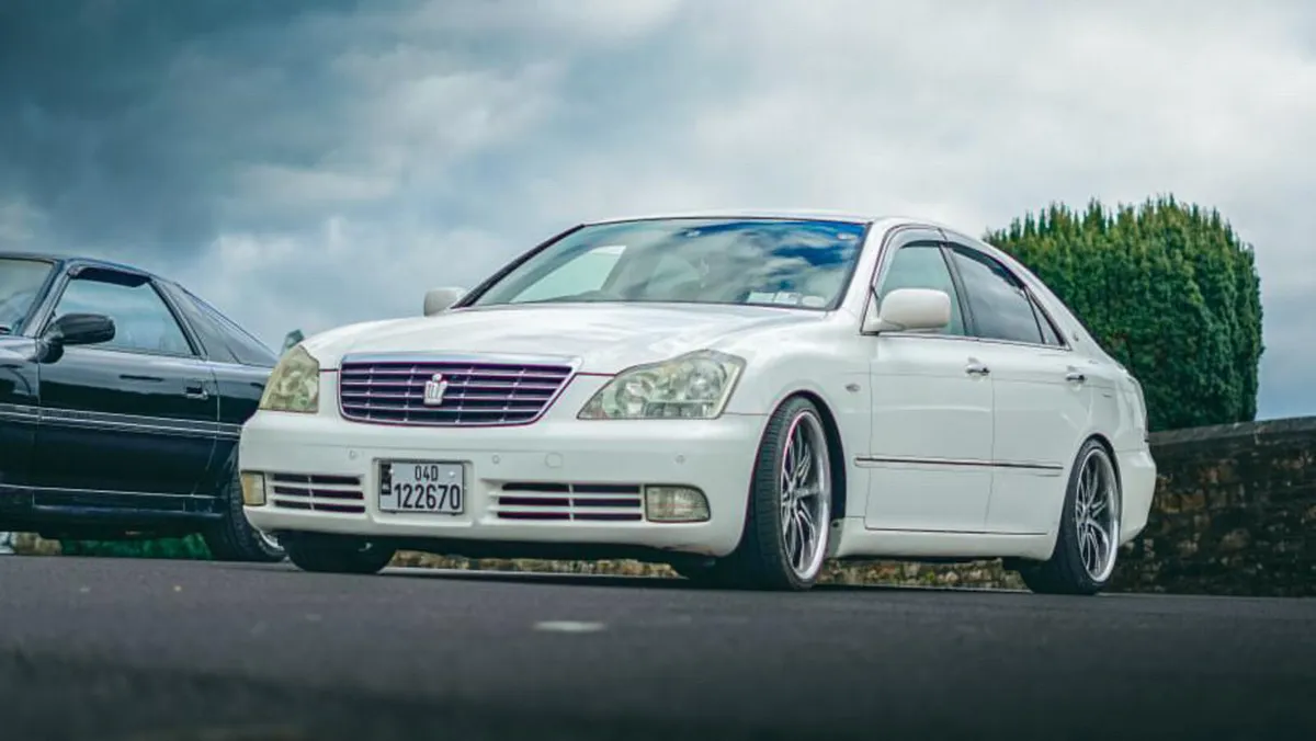 Toyota crown royal vip - Image 1