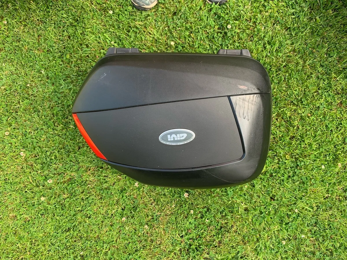 Givi Monokey Top box and panniers - Image 3