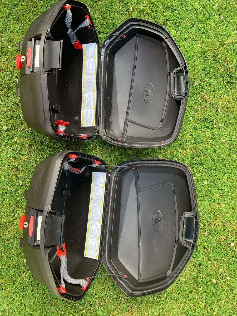 Givi Monokey Top box and panniers - Image 2