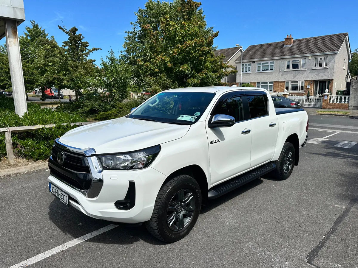 Toyota Hilux 2023 Low Mileage - Image 4