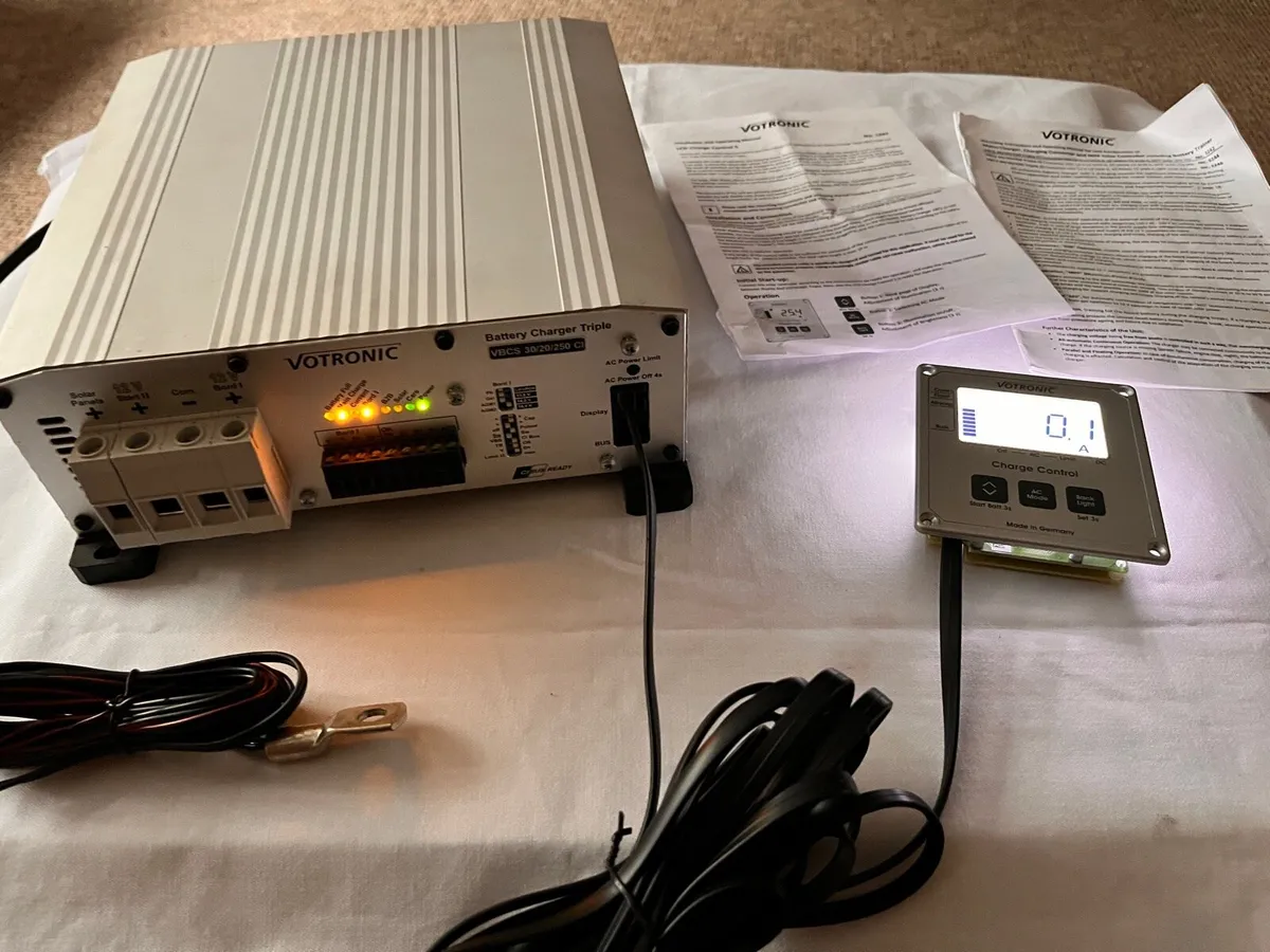 Votronic Battery charger Triple - Image 1