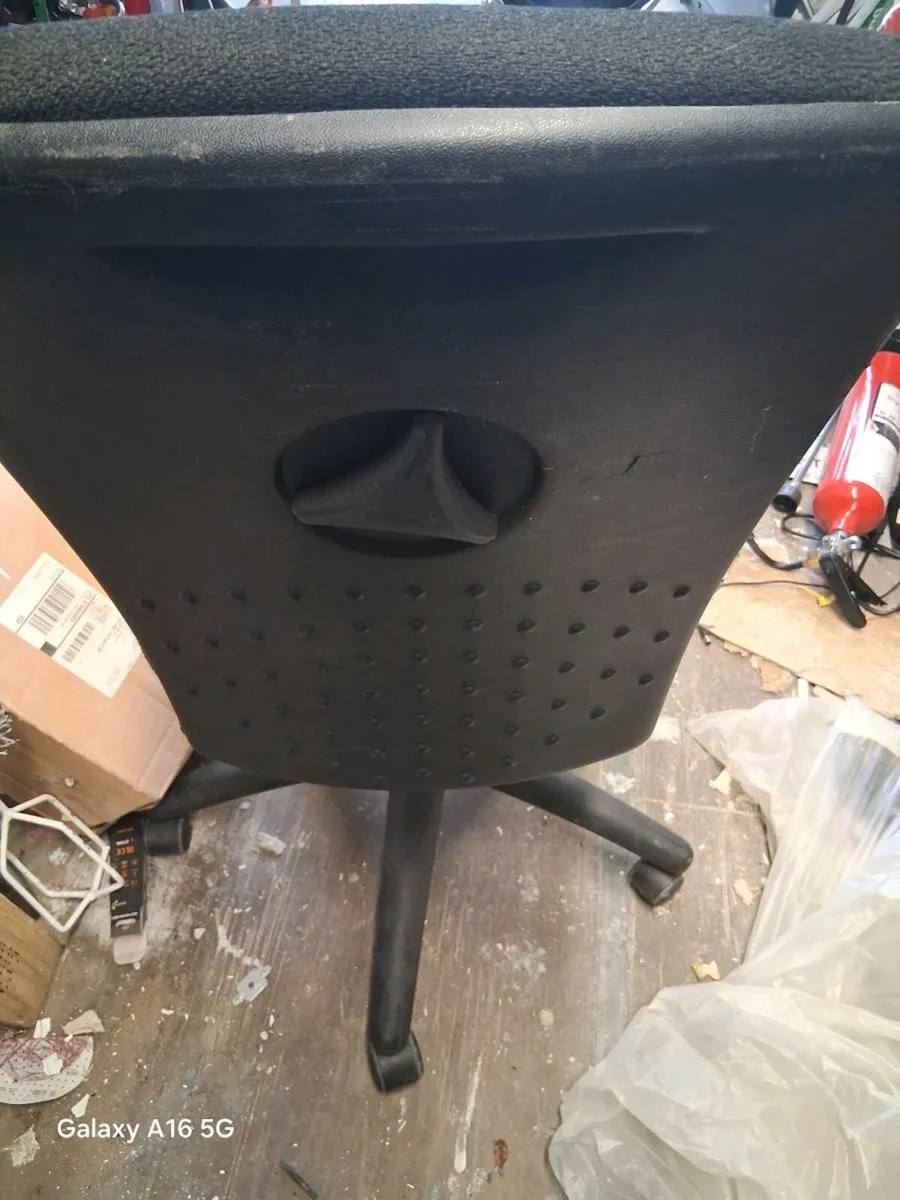 Office chair - Image 2
