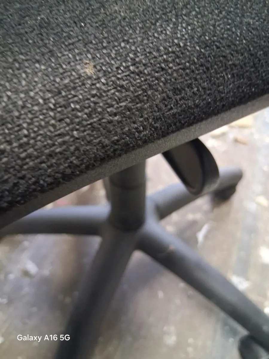 Office chair - Image 3