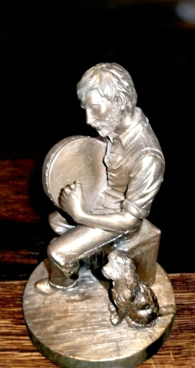 Genesis bronze Bodhran player statue - Image 1