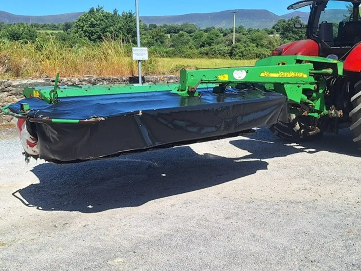 2014 John Deere 331 Rear Mounted Conditioner Mower - Image 2