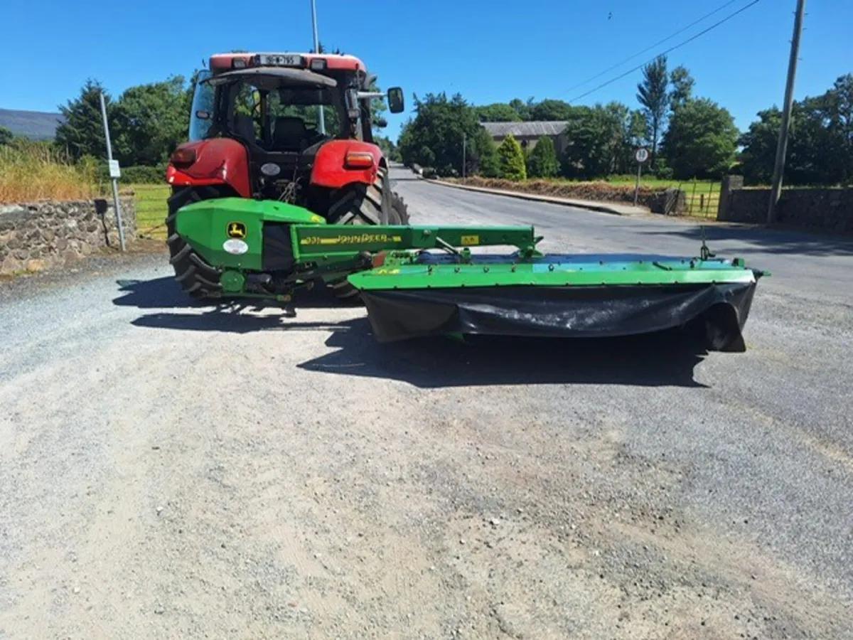 2014 John Deere 331 Rear Mounted Conditioner Mower - Image 1