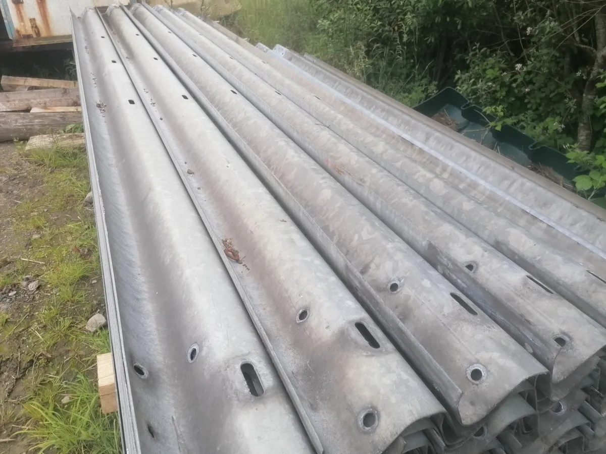 14ft motorway barriers crash barriers - Image 1