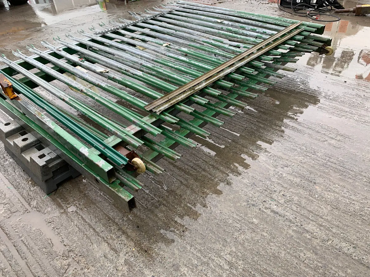 10ft x 8ft Security Gates - Image 1