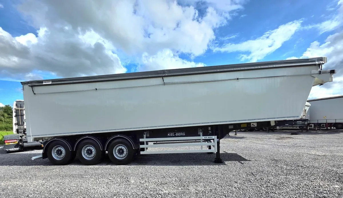 Brand New Kel-Berg T97 Sloped Bulk Tipping Trailer - Image 3