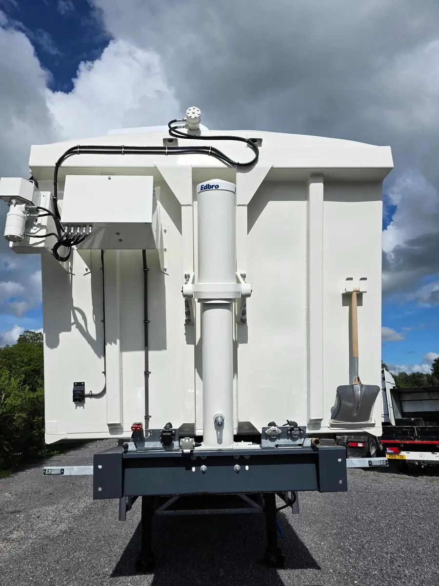 Brand New Kel-Berg T97 Sloped Bulk Tipping Trailer - Image 4
