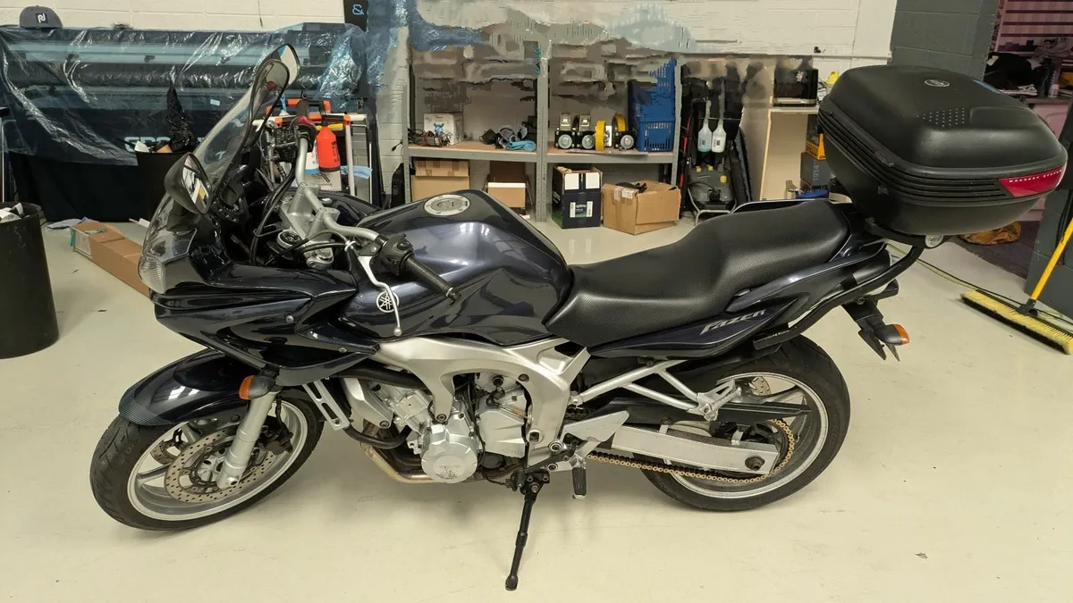 YAMAHA Fazer 2004 - Image 1