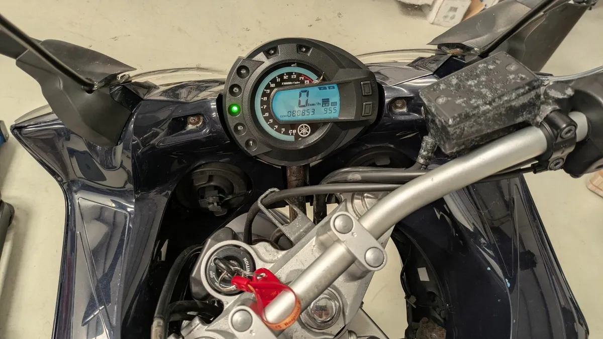 YAMAHA Fazer 2004 - Image 2