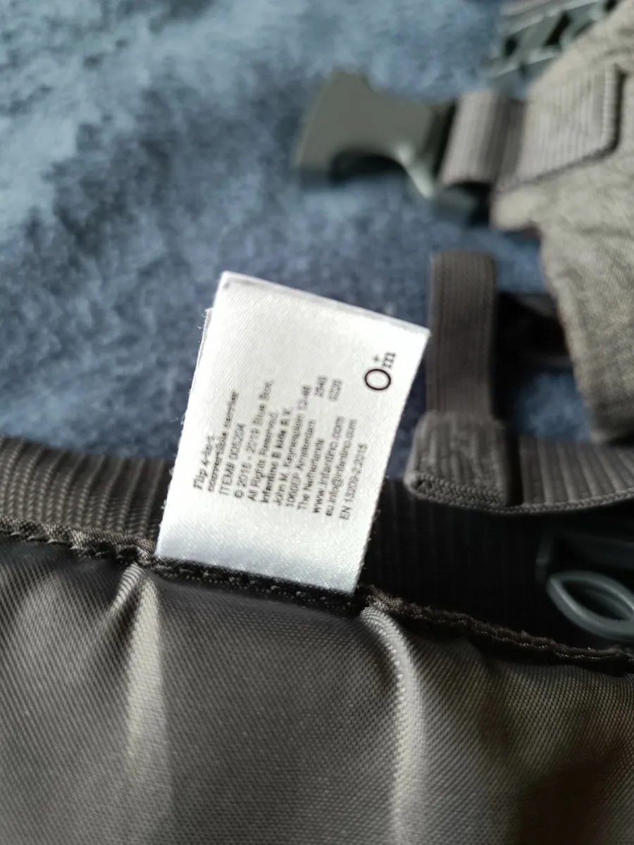 TULA Baby carrier - Image 1