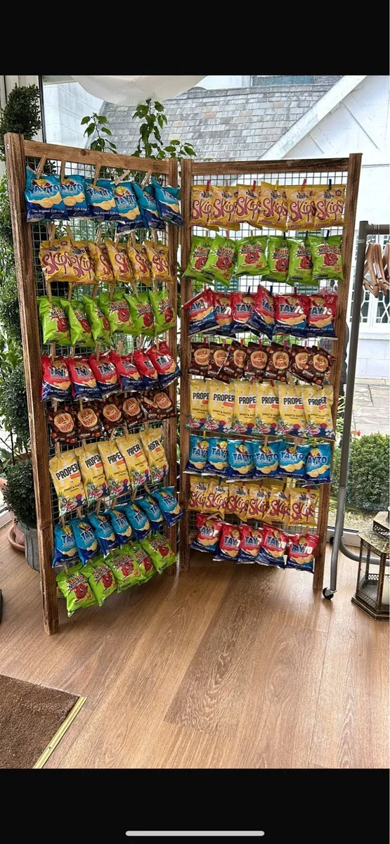 Crisp wall to rent - Image 4