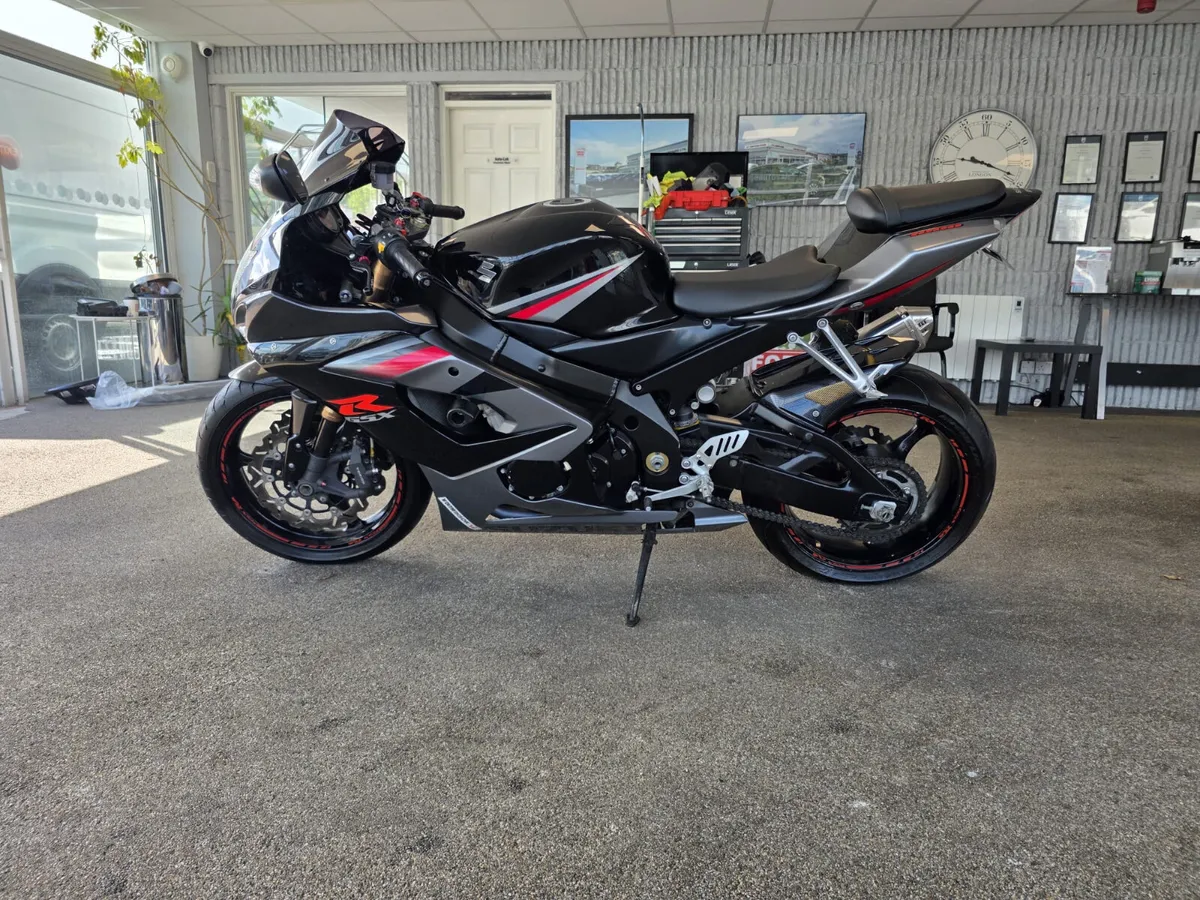 Suzuki GSXR 1000 Yoshimura 2005 - Image 2