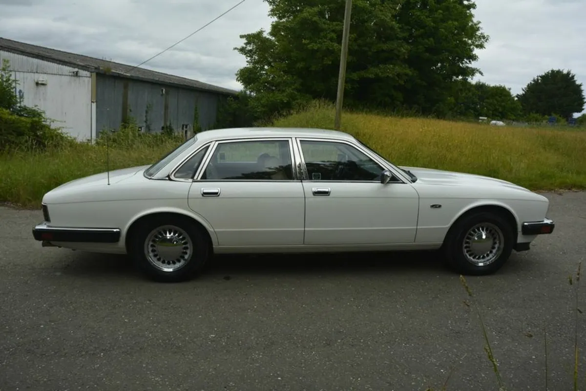 Jaguar XJ Sovereign1990 LHD - Image 2
