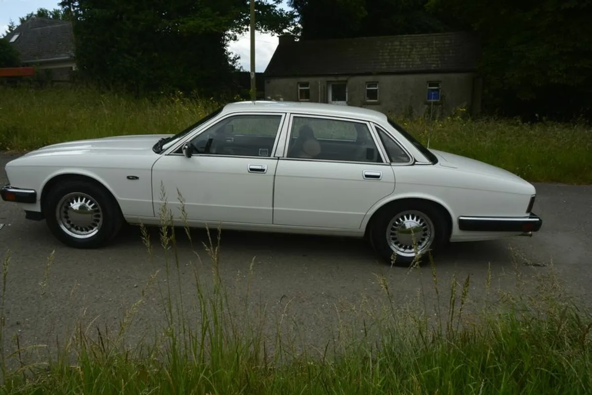 Jaguar XJ Sovereign1990 LHD - Image 3