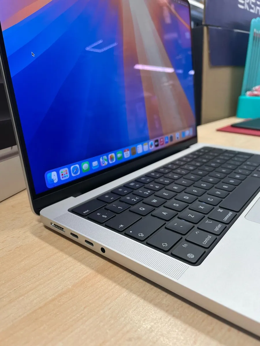 MacBook Pro 2024 - Image 3