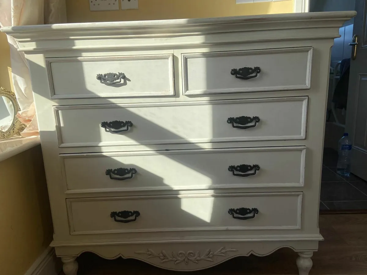 Antique Look Bed Set - Image 3