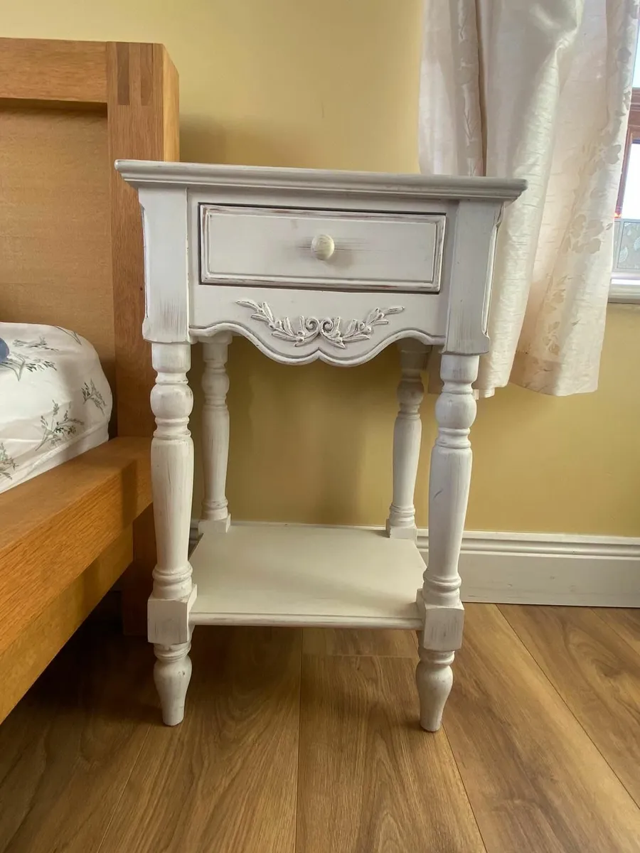 Antique Look Bed Set - Image 4