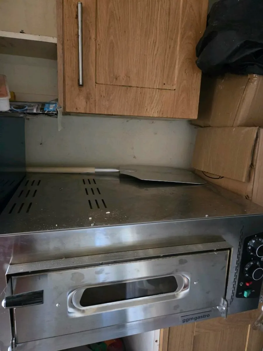 Catering equipment - Image 1