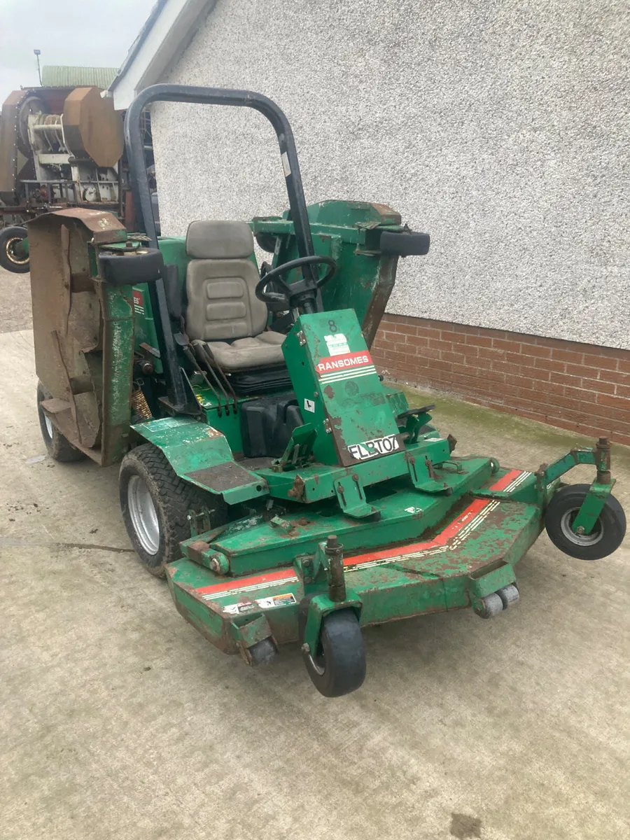 Ransomes batwing mower - Image 1