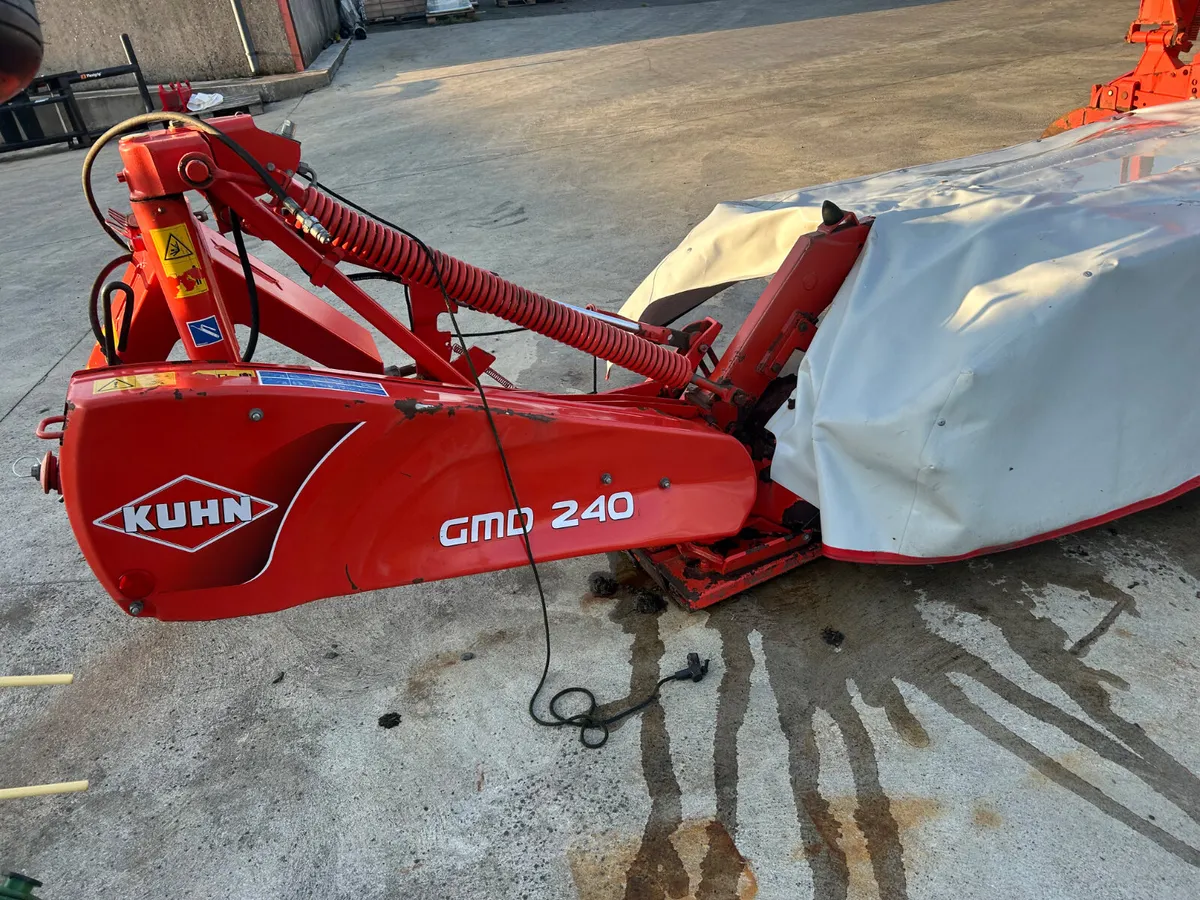 Kuhn GMD240 mower - Image 3