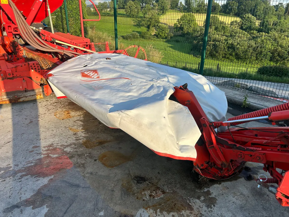 Kuhn GMD240 mower - Image 1