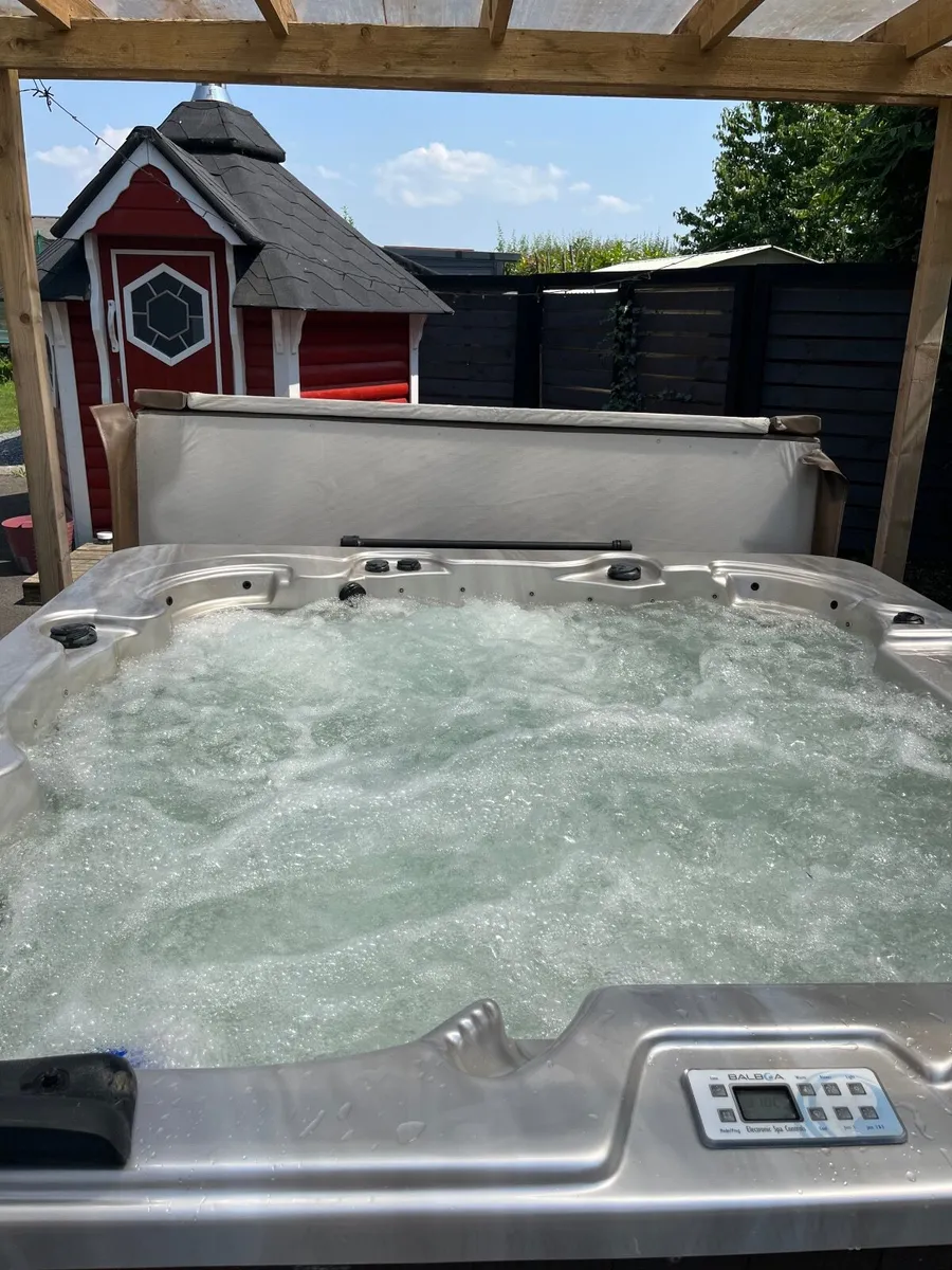 Hot tub - Image 2