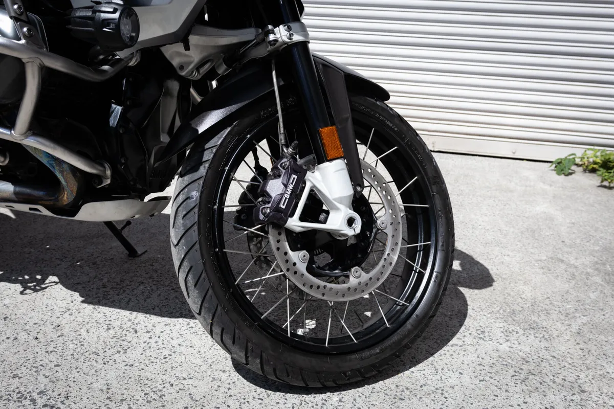 BMW R1250GS Triple Black 2021 - Image 3