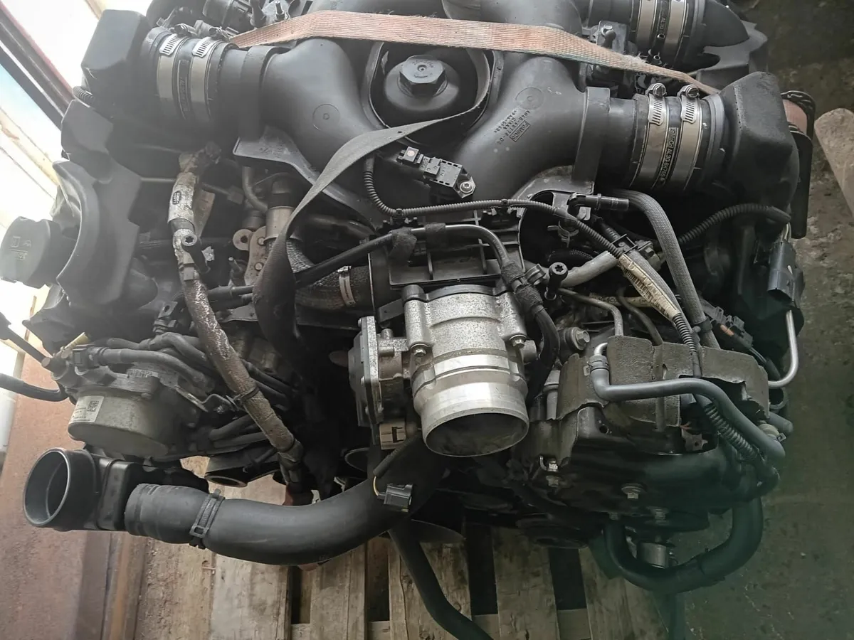 Range Rover SDV8 4.4 ltr Engine and Exhaust system - Image 1