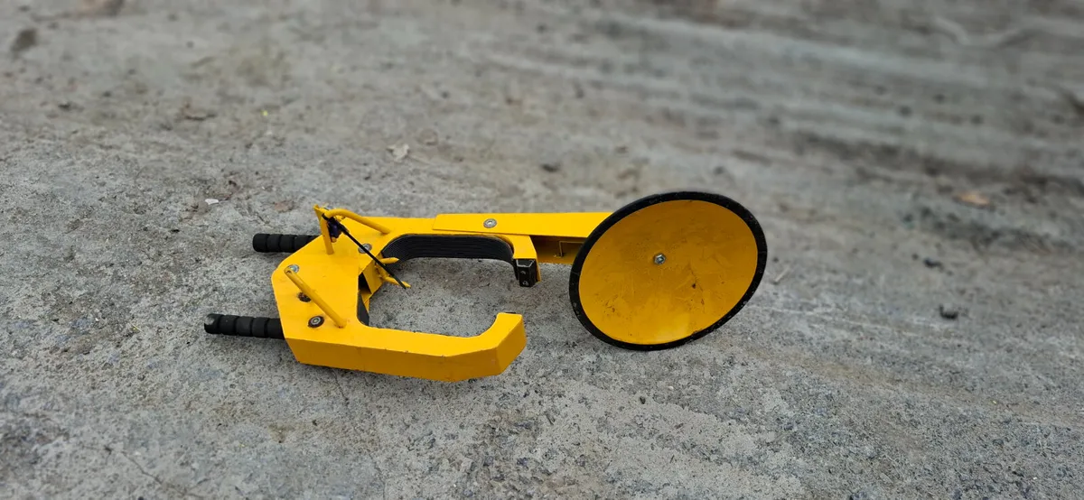 Heavy-Duty Wheel Clamp – Ultimate Theft Deterrent - Image 3