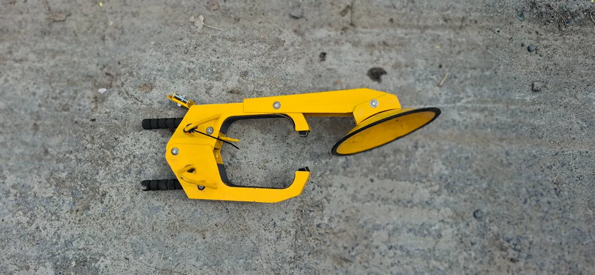 Heavy-Duty Wheel Clamp – Ultimate Theft Deterrent - Image 4