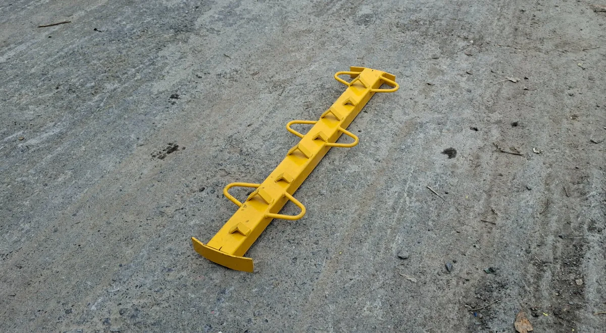 Heavy-Duty Fencing Tension Bar – 7 Hooks Steel - Image 3