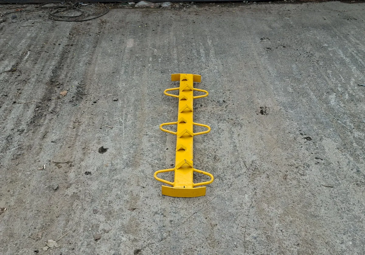 Heavy-Duty Fencing Tension Bar – 7 Hooks Steel - Image 2