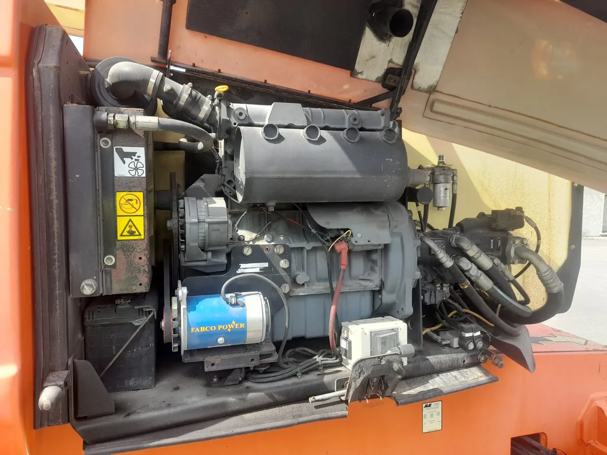 JLG 800AJ - 26m Artic Diesel Boom - Image 4