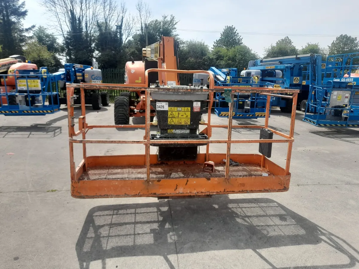 JLG 800AJ - 26m Artic Diesel Boom - Image 3