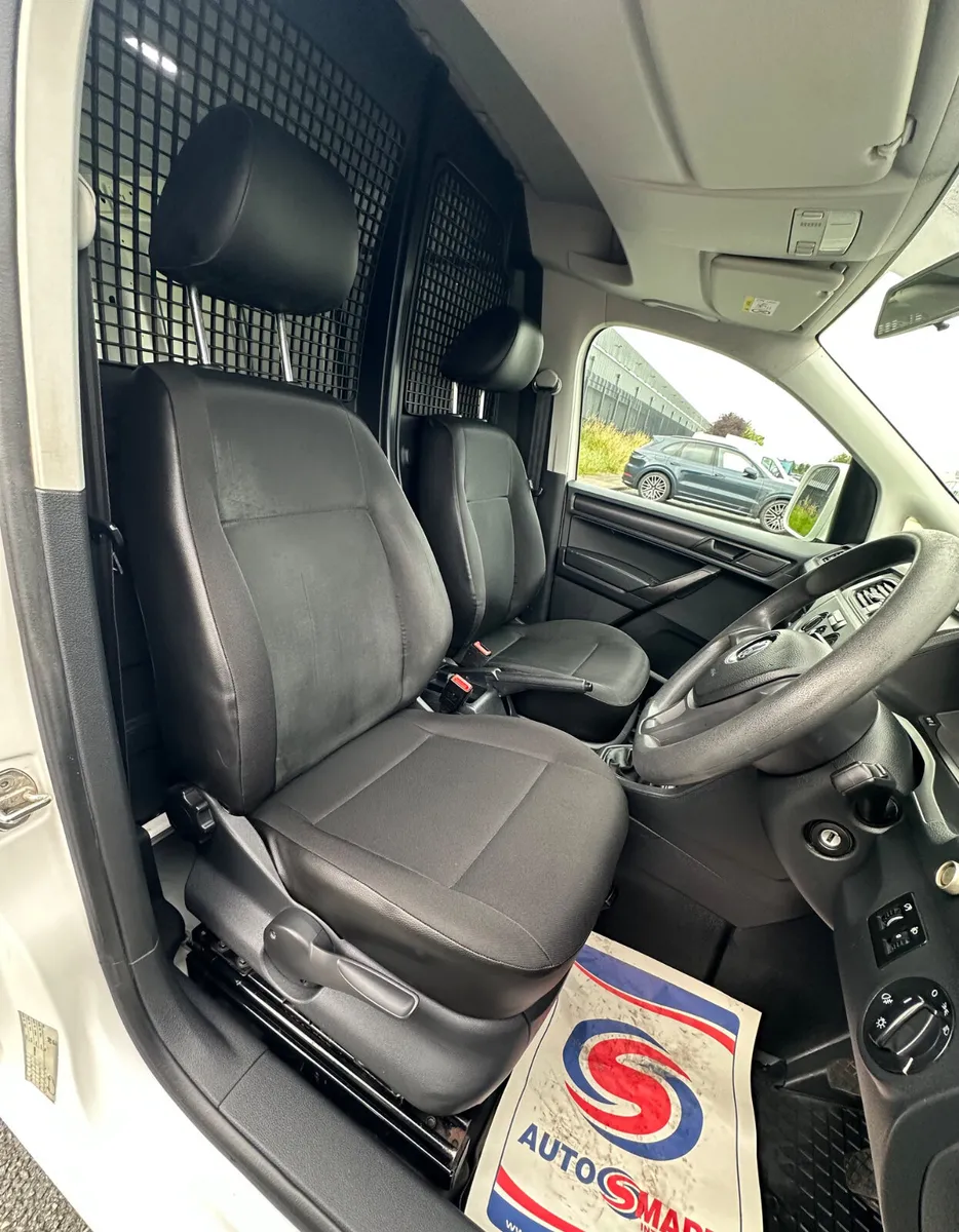 192 Volkswagen Caddy Maxi 102Bhp - Image 4