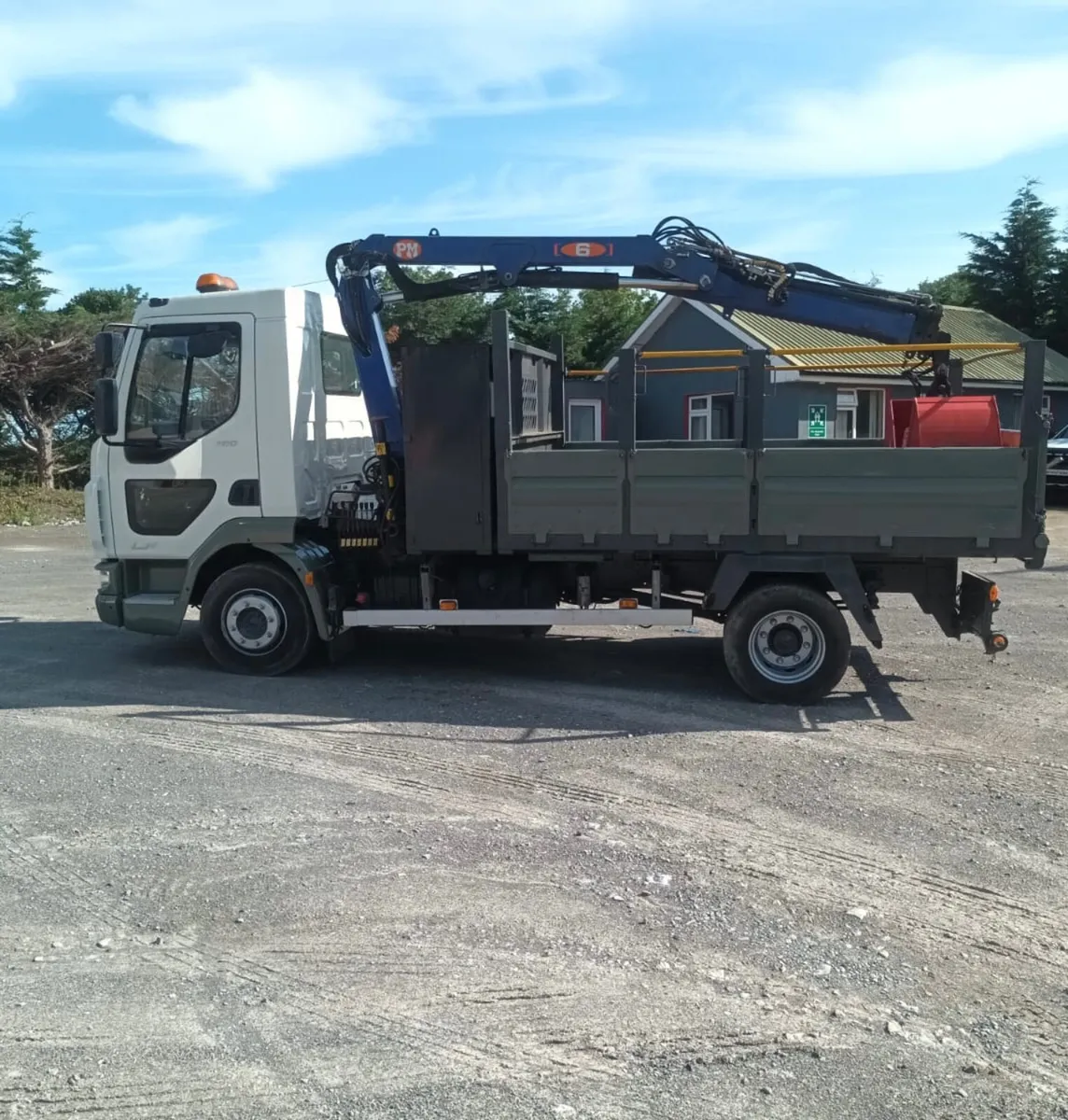 2017/2018 12Tonnor tipper grabs - Image 3