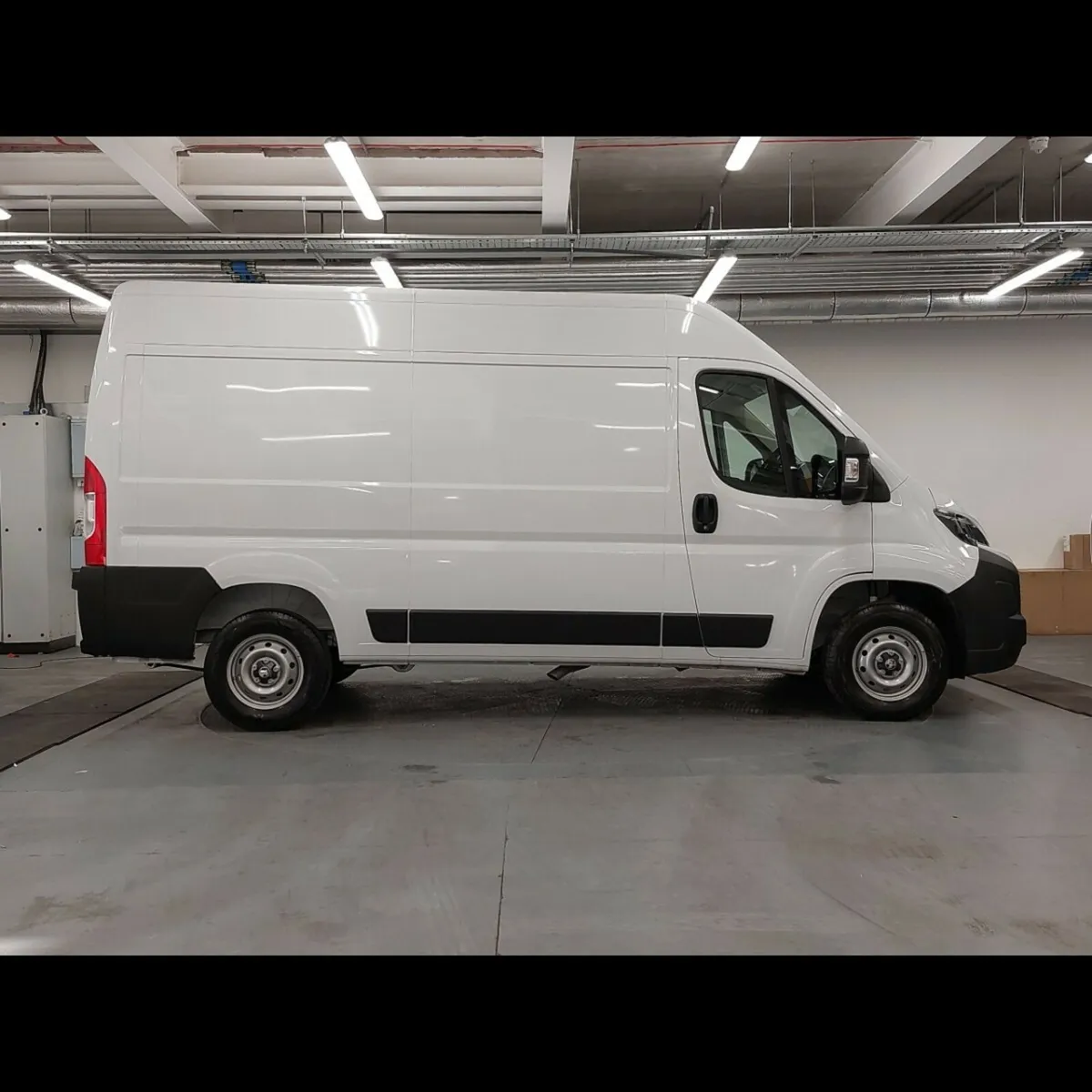 Vauxhall Movano 3500 L2 Diesel Fwd Prime - Image 3